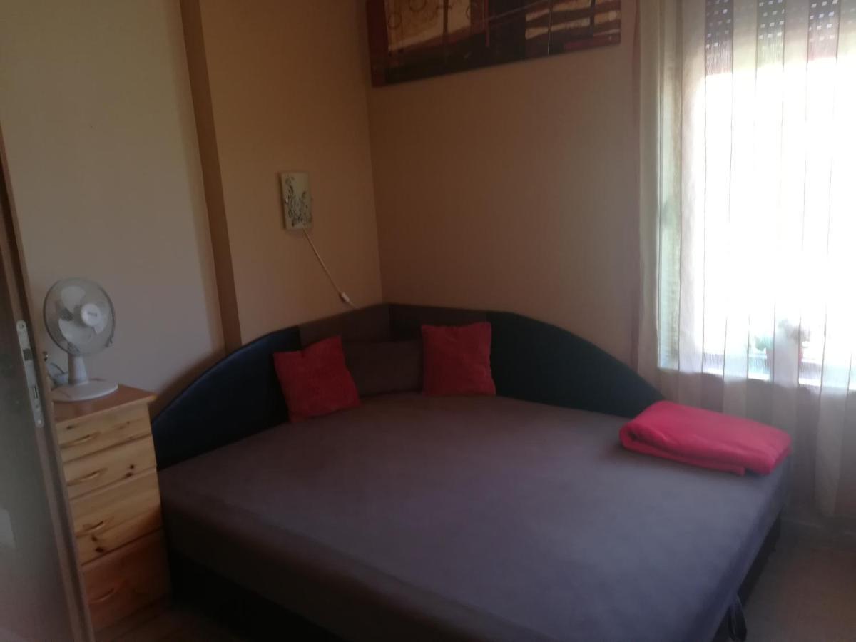 Betty Apartman Balatonfůzfő Exterior foto